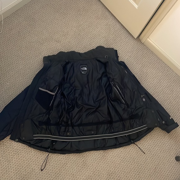 The North Face | Women’s 600 Goose Down Puffer Jacket - Picture 8 of 13